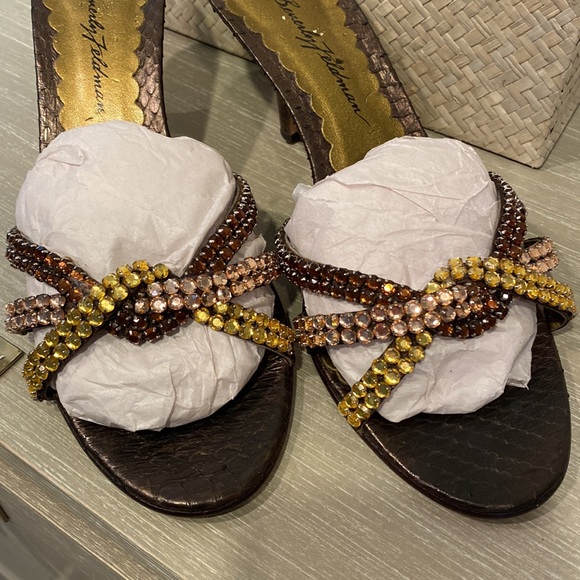 Beverly Feldman beaded kitten heel sandals - Picture 6 of 7